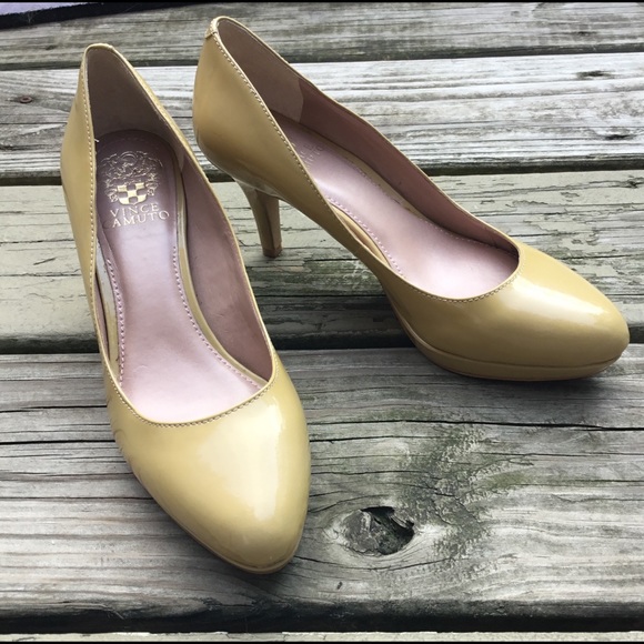 vince camuto tan heels